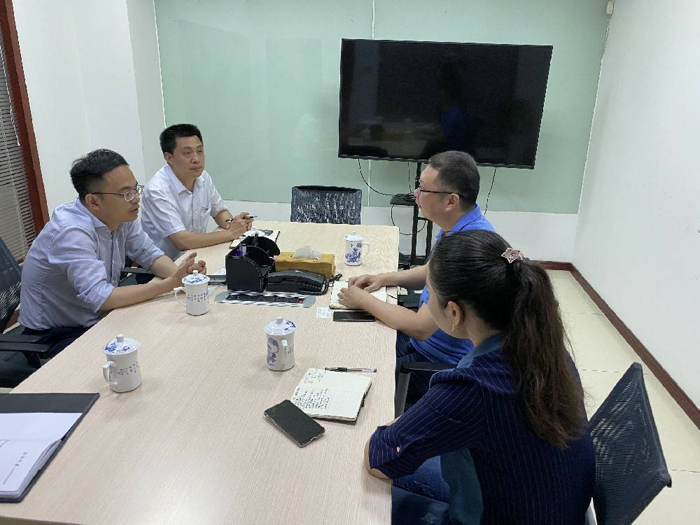 无锡市工信局领导来开云手机站登入-开云online(中国)科技开展“三联三解”活动